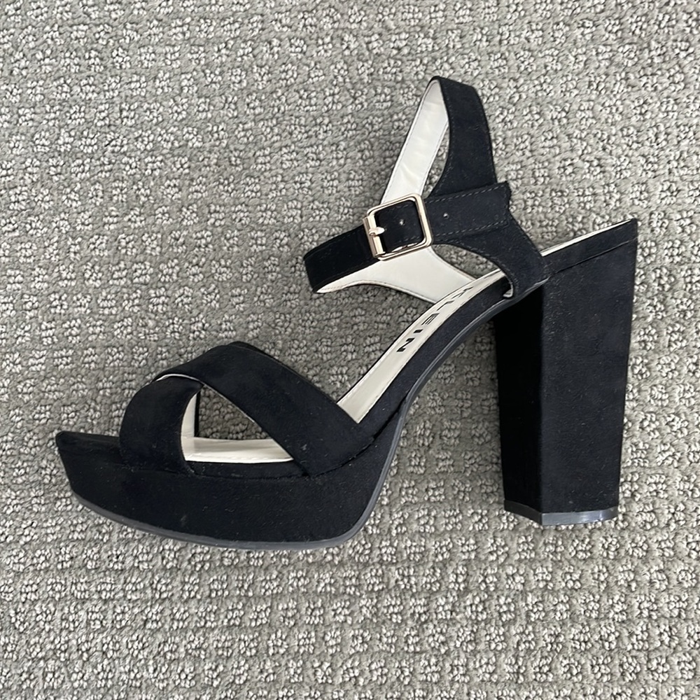Anne Klein Heels - Picture 5 of 9
